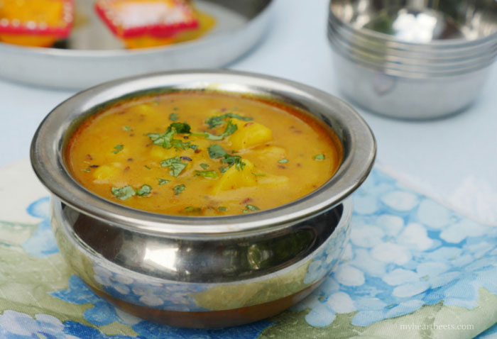 Aloo Curry (Indian Potato Soup) by myheartbeets.com