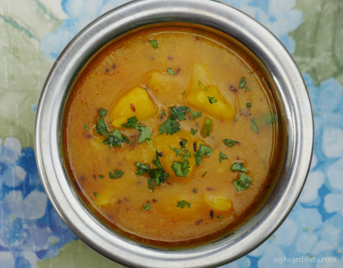 Aloo Curry (Indian Potato Soup) by myheartbeets.com