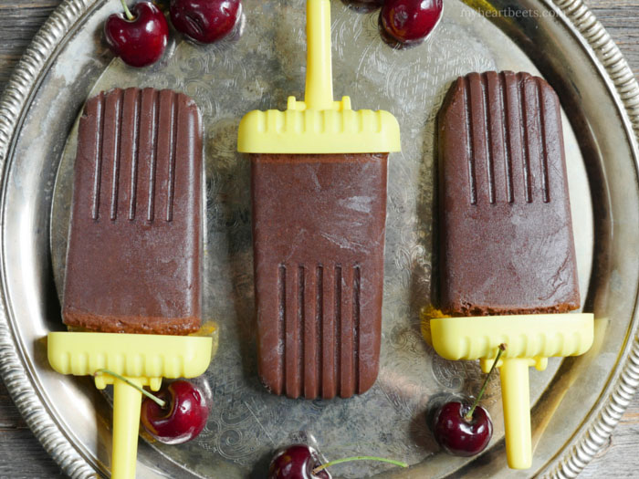 cherry fudge pops by myheartbeets.com