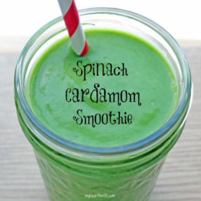 spinach cardamom smoothie by myheartbeets.com