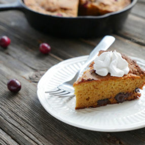cranberry chocolate skillet cake - paleo friendly - by myheartbeets.com