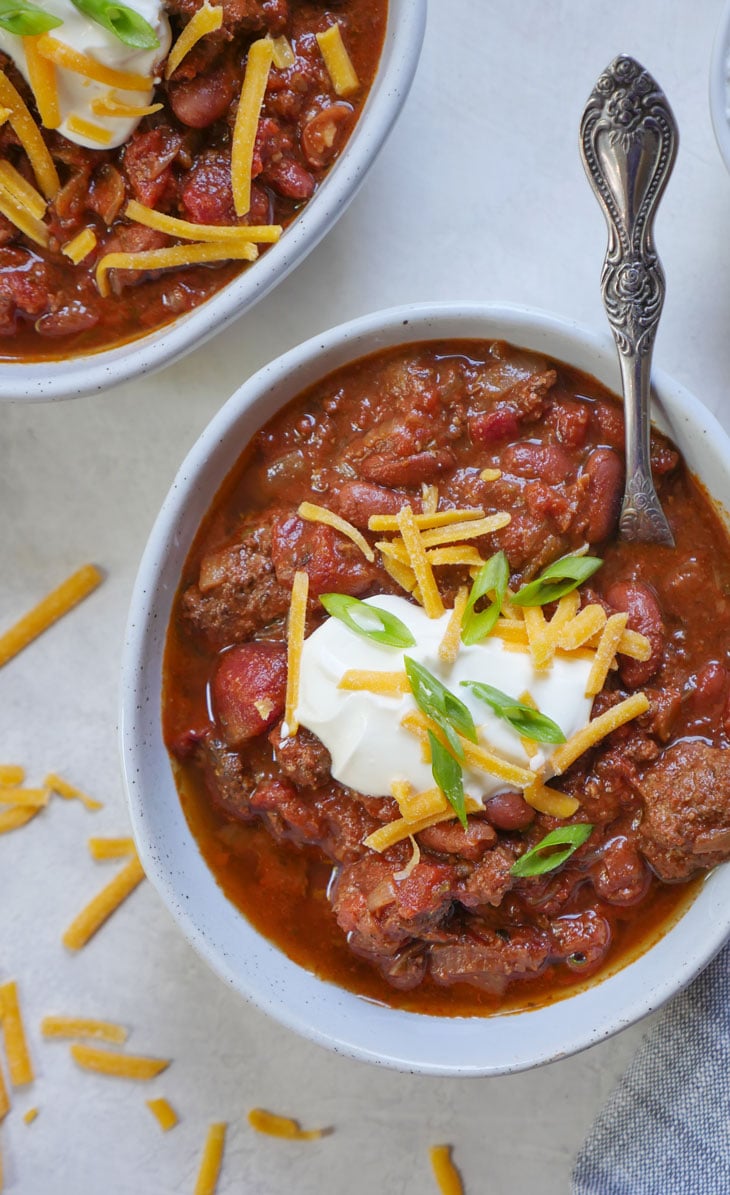 Instant Pot Beef and Kidney Bean Chili by Ashley of myheartbeets.com