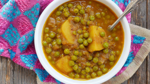 aloo matar - Indian potato pea curry