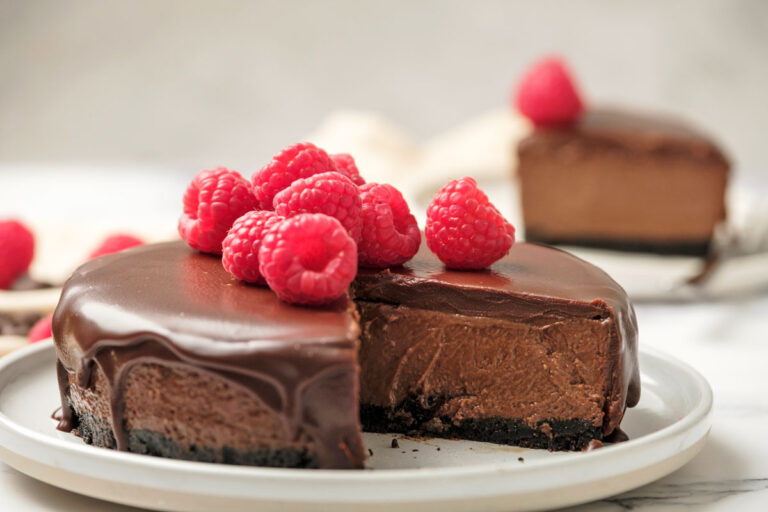 Instant Pot Chocolate Cheesecake | My Heart Beets